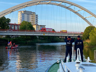 Funkcjonariusze z MOSG podczas patrolu 