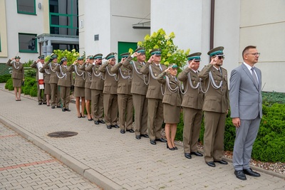 Pierwsi funkcjonariusze służby kontraktowej złożyli ślubowanie Pierwsi funkcjonariusze służby kontraktowej złożyli ślubowanie