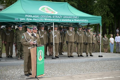 Pierwsi funkcjonariusze służby kontraktowej złożyli ślubowanie Pierwsi funkcjonariusze służby kontraktowej złożyli ślubowanie