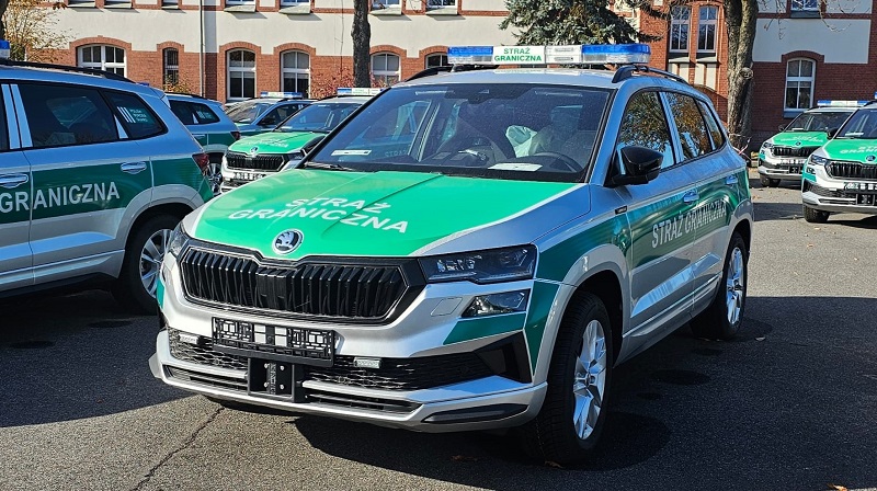 Oznakowany samochód osobowy z napędem 4x4 marki Skoda Kodiaq