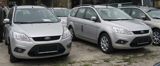 amochód osobowy patrolowo-szosowy uprzywilejowany nieoznakowany Ford Focus Combi