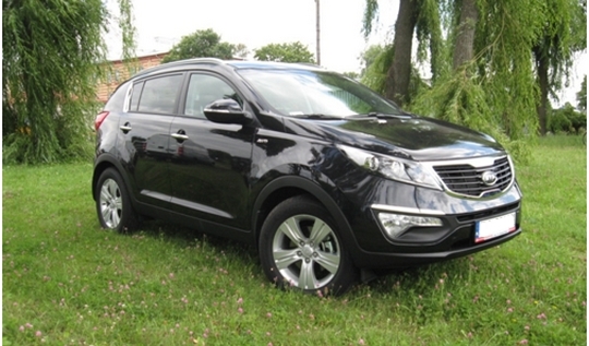 pojazd typu SUV/SAV z napędem 4x4 marki KIA