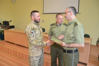 Gratulacje dla dowódcy misji od Zastępcy Komendanta Głównego SG 