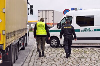 funkcjonariusze SG i Policji Czeskiej podczas patrolu 