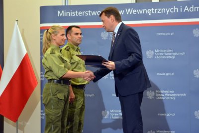 wręczenie wyróżnień funkcjonariuszom, którzy ratowali życie ludzkie 
