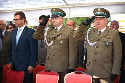 Komendant Główny SG na uroczystości odsłonięcia pomnika "Inki" 