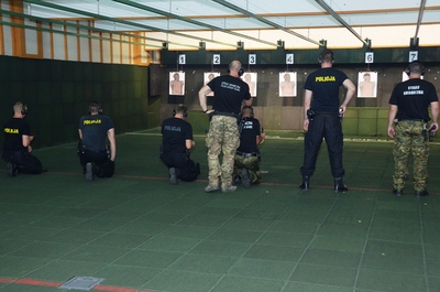 funkcjonariusze podczas szkolenia przed wyjazdem na misję 