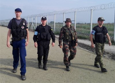Funkcjonariusze służb Grupy Wyszehradzkiej na wspólnym patrolu Funkcjonariusze służb Grupy Wyszehradzkiej na wspólnym patrolu