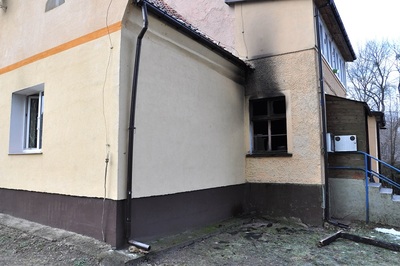 budynek po pożarze 