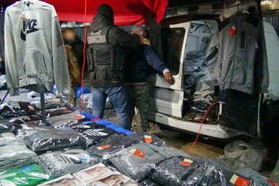 akcja służb na nielegalnym bazarze 