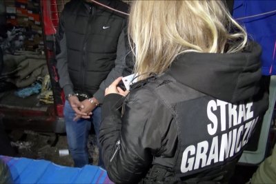 akcja służb na nielegalnym bazarze 