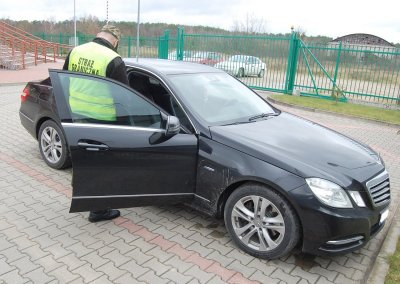 odzyskany mercedes 