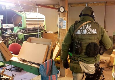 nielegalna wytwórnia papierosów