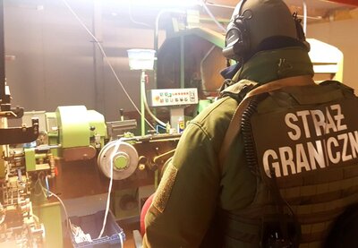 nielegalna wytwórnia papierosów