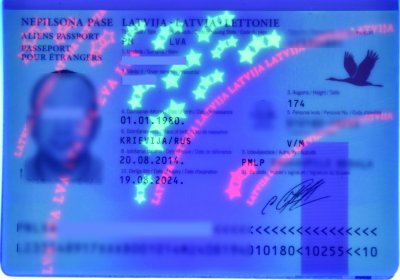 kontrola dokumentu - przerobiony paszport 