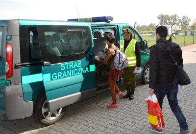 Zatrzymani za pomoc w nielegalnym przekraczaniu granicy 