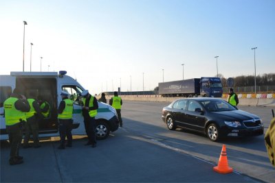 Straż Graniczna i Policja podczas wspólnych działań 