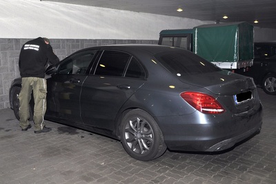 odzyskany Mercedes C 180