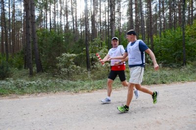 - Bierz, bracie, twoja kolej - pałeczka sztafetowa została przekazana uczestnikowi kolejnego odcinka Biegu. (Podlaski OSG 22.09.2018 g. 15.45)
