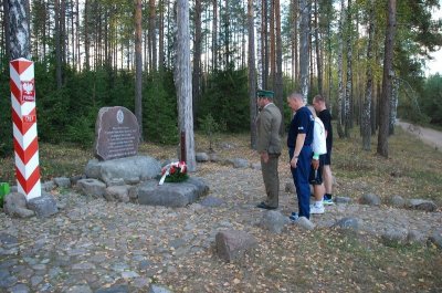 Stanowisko. Oddajemy hołd bohaterskim obrońcom granic. (Podlaski OSG, 22.09.2018 g. 17.05)