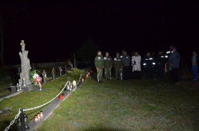 Klimówka. Zbiorowa mogiła żołnierzy 21 Dywizji Górskiej, poległych podczas bitwy nad Niemnem we wrześniu 1920 roku. (Podlaski OSG 23.09.2018 g. 1.43)