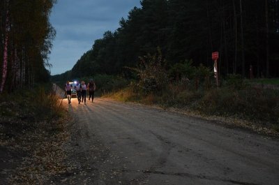 PSG Czeremcha. Na co dzień tędy chodzimy na patrole, a dziś biegniemy ku chwale Niepodległej. (Podlaski OSG, 23.09.2018 ok. g. 19.00)