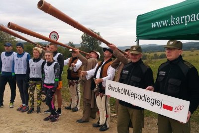 Wyszowatka. Góralskie fanfary dla uczestników Biegu Sztafetowego "Wokół Niepodległej". (Karpacki OSG, 27.09.2018. g. 17.00)