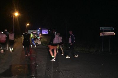 Kamionka Wielka. Za chwilę Nowy Sącz. Pałeczkę sztafetową przejmuje kolejna ekipa. (Karpacki OSG, 27.09.2018 g. 23.30)