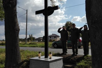 Kończyce Małe. Hołd jednemu z mniej znanych bohaterów walki o granice w 1920 roku. (Śląski OSG, 29.09.2018 g. 12.20)