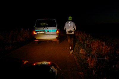 Biała Woda. Jesienią zmrok zapada szybko. Chwilę po starcie już nic nie widać. (Nadodrzański OSG, 30.09.2018 ok. g. 19.30)