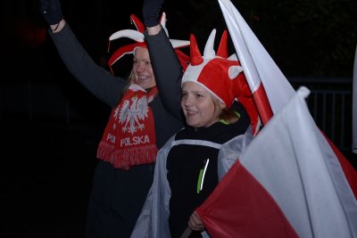 Zgorzelec. Dzieci dopingują biegaczy jak na mistrzostwach świata. (Nadodrzański OSG, 2.10.2018 ok. g. 20.00)