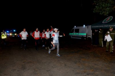 Kostrzyn n. Odrą-Szumiłowo.  Główna Księgowa NoOSG płk SG Edyta Lewandowska-Ślipko oraz Komendant PSG w Gorzowie Wielkopolskim ppłk SG Krzysztof Słowik za chwilę przekażą pałeczkę sztafetową przedstawicielom Morskiego OSG. (Nadodrzański OSG, 4.10.2018 g. 2.40)