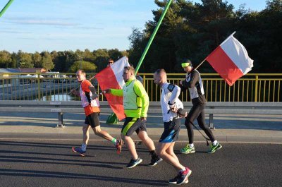 Dźwirzyno. Na zakończenie odcinka wspólny bieg przez most. (Morski OSG, 5.10.2018 ok. g. 17.10)