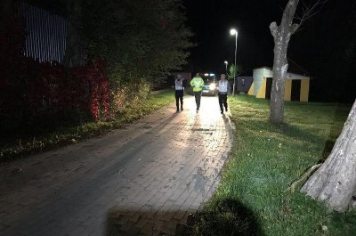 Jarosławiec. Tutaj co roku odbywa się Bieg po Plaży, a my biegniemy nocą po uśpionych alejkach. (Morski OSG, 6.10.2018 ok. g. 5.15)