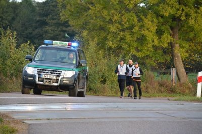 Zgoda. Leśny dukt zamienił się w jako-taką drogę. (Warmińsko-Mazurski OSG, 8.10.2018 ok. g. 8.15)