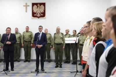 Spotkanie uczestników Biegu „Wokół Niepodległej” z Premierem. 