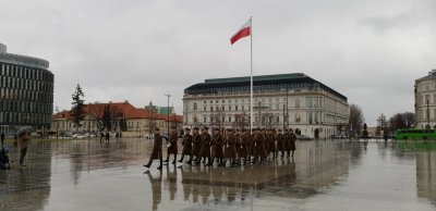 Uroczysta zmiana warty przy Grobie Nieznanego Żołnierza