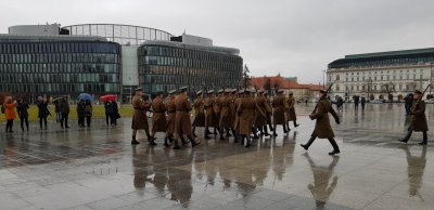 Uroczysta zmiana warty przy Grobie Nieznanego Żołnierza