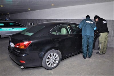 Samochód marki Lexus, zatrzymany w Korczowej