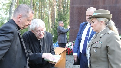 Uroczystości w Miednoje 