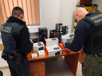 Przemycali kradziony sprzęt elektroniczny 