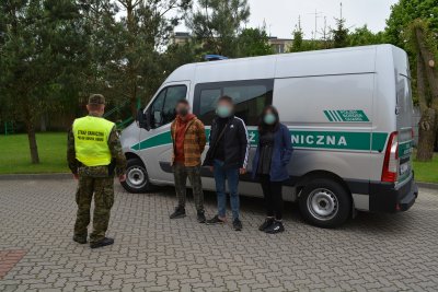 Nielegalni migranci zatrzymani wraz z organizatorami przerzutu 