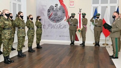 Ślubowanie nowo przyjętych funkcjonariuszy z Warmińsko-Mazurskiego OSG 