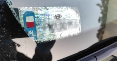 Przerobiona naklejka rejestracyjna 