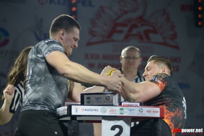 XXII Mistrzostwa Polski w Armwrestlingu - zawodnicy podczas walki. XXII Mistrzostwa Polski w Armwrestlingu - zawodnicy podczas walki.