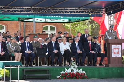 Komendant Główny SG gen. dyw. SG T. Praga wygłasza okolicznościowe przemówienie 