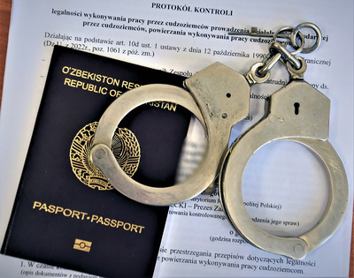 protokół kontroli, kajdank, paszport 