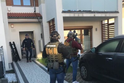Zatrzymania oskarżonych w sprawie o przemyt tytoniu, paliw i korupcję 