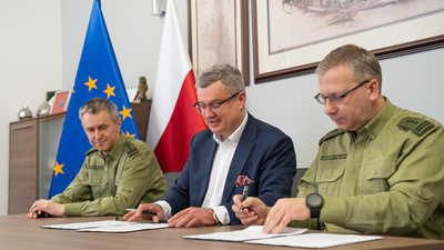 Podpisanie umowy na budowę bariery elektronicznej na granicy z Federacją Rosyjską 