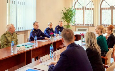Przedstawiciele SG w trakcie spotkania dot. współpracy w obszarze postępowań z cudzoziemcami 